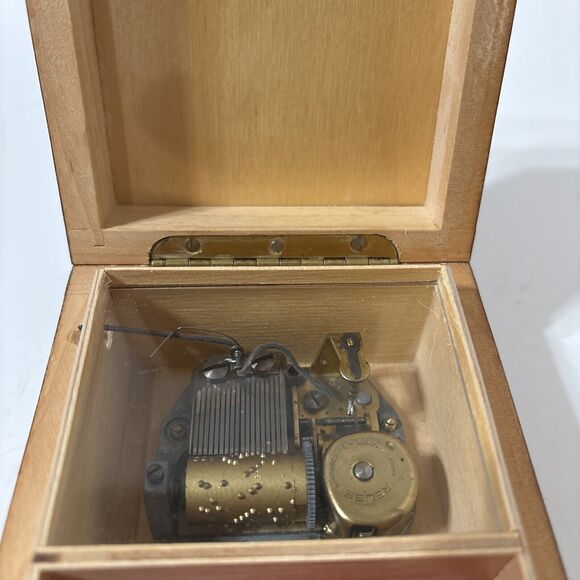 VINTAGE REUGE SORRENTO MUSIC BOX W/ ITALIAN INLAY. Work Great - Picture 12 of 14